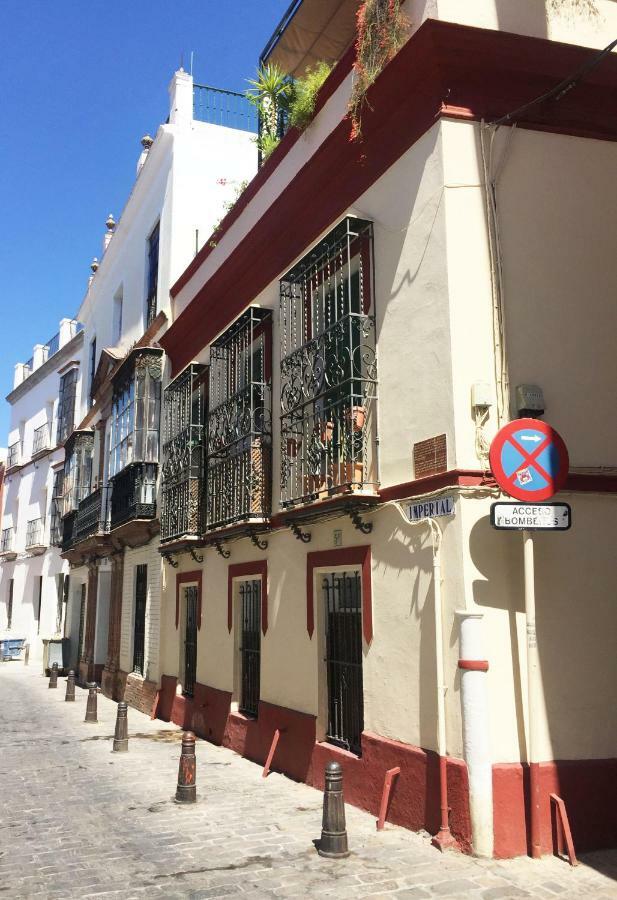 Imperial - Parking Gratis Lägenhet Sevilla Exteriör bild